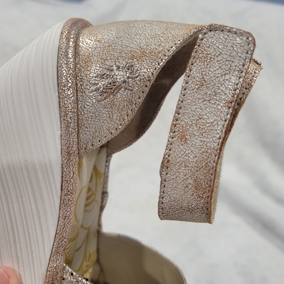 Fly London Yake Metallic Leather Wedge Sandals Women's Size 7.5 EU 37 - Picture 5 of 10